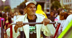 Catadores de recicláveis são essenciais para economia circular, mas seguem sem reconhecimento – Jornal da USP