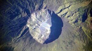 Monte Tambora: a maior erupção vulcânica da história e o ano sem verão 4 vulcao 1